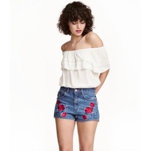 H&M Shorts - H&M x Coachella High-Rise Embroidered Shorts 4 H&M Shorts - H&M x Coachella High-Rise Embroidered Shorts 4